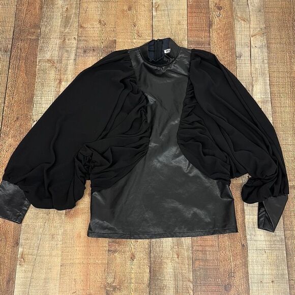 Chic Black Women's Blouse - Picture 3 of 8